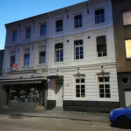 Wunderschoene City-wohnung Mit Gartennutzung Naehe Hbf *