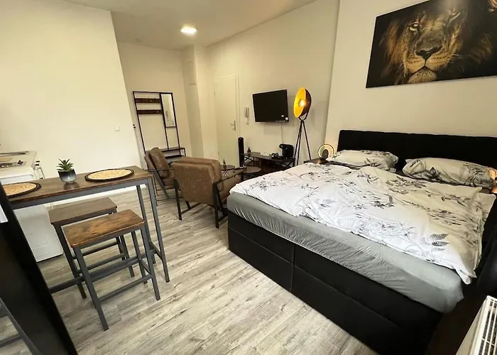 Wunderschoene City-wohnung Mit Gartennutzung Naehe Hbf Apartament Krefeld